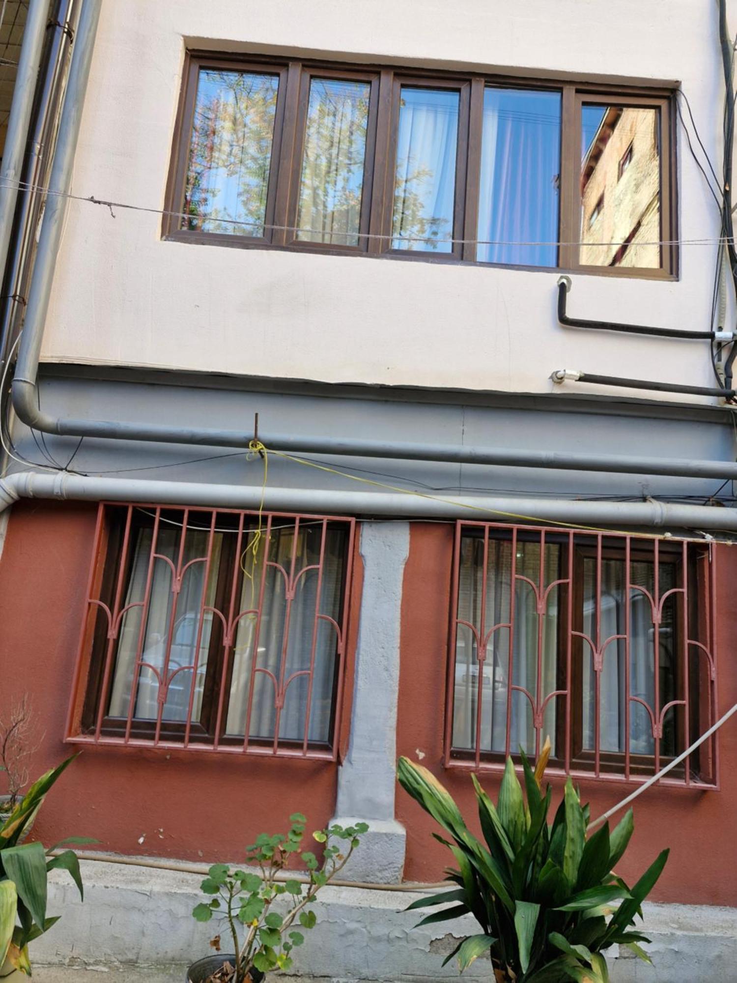 Guest House Lana Tbilisi Exterior photo